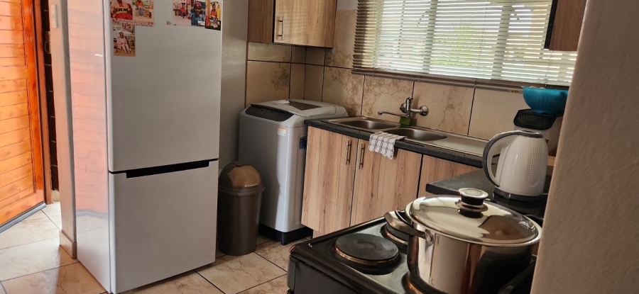 To Let 3 Bedroom Property for Rent in Waterval East North West
